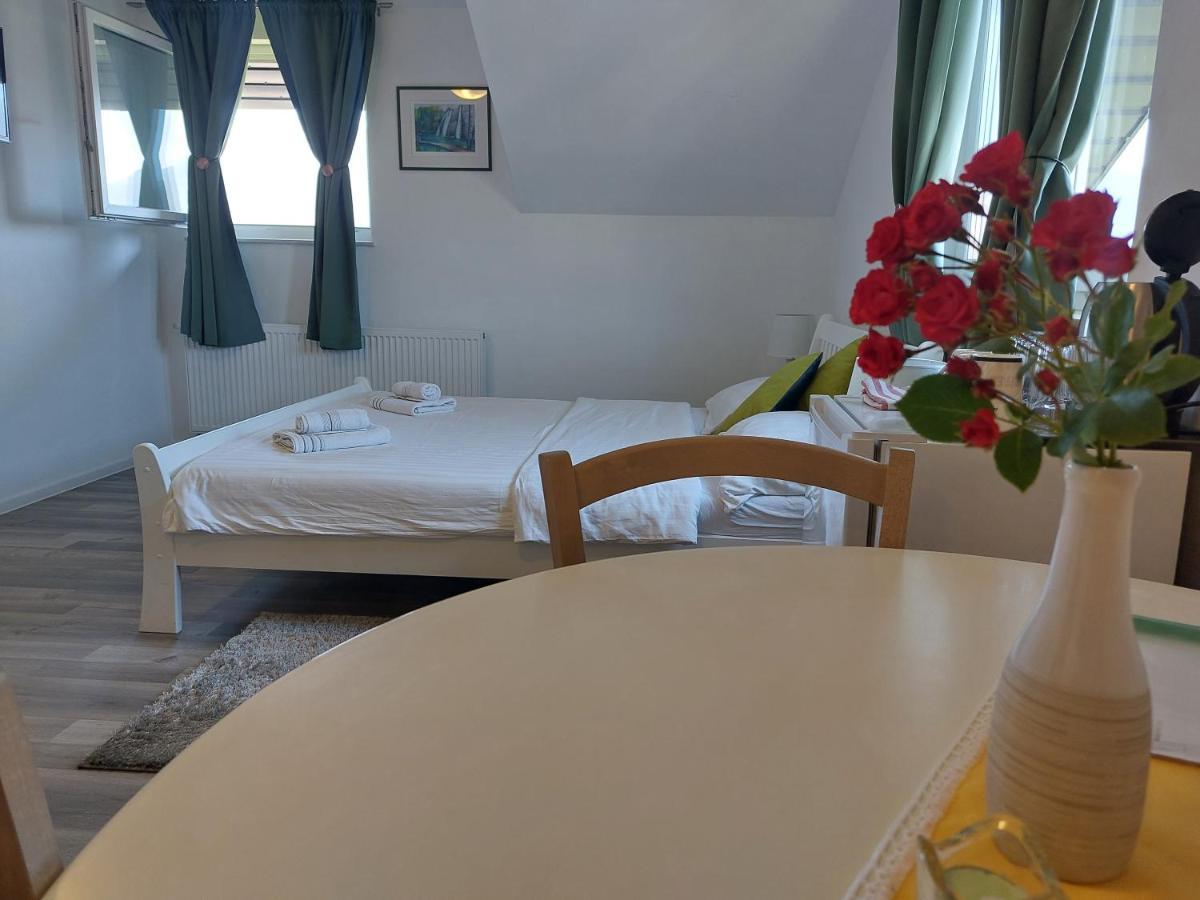 Katarica Hotel โคเรนนิซา ภายนอก รูปภาพ
