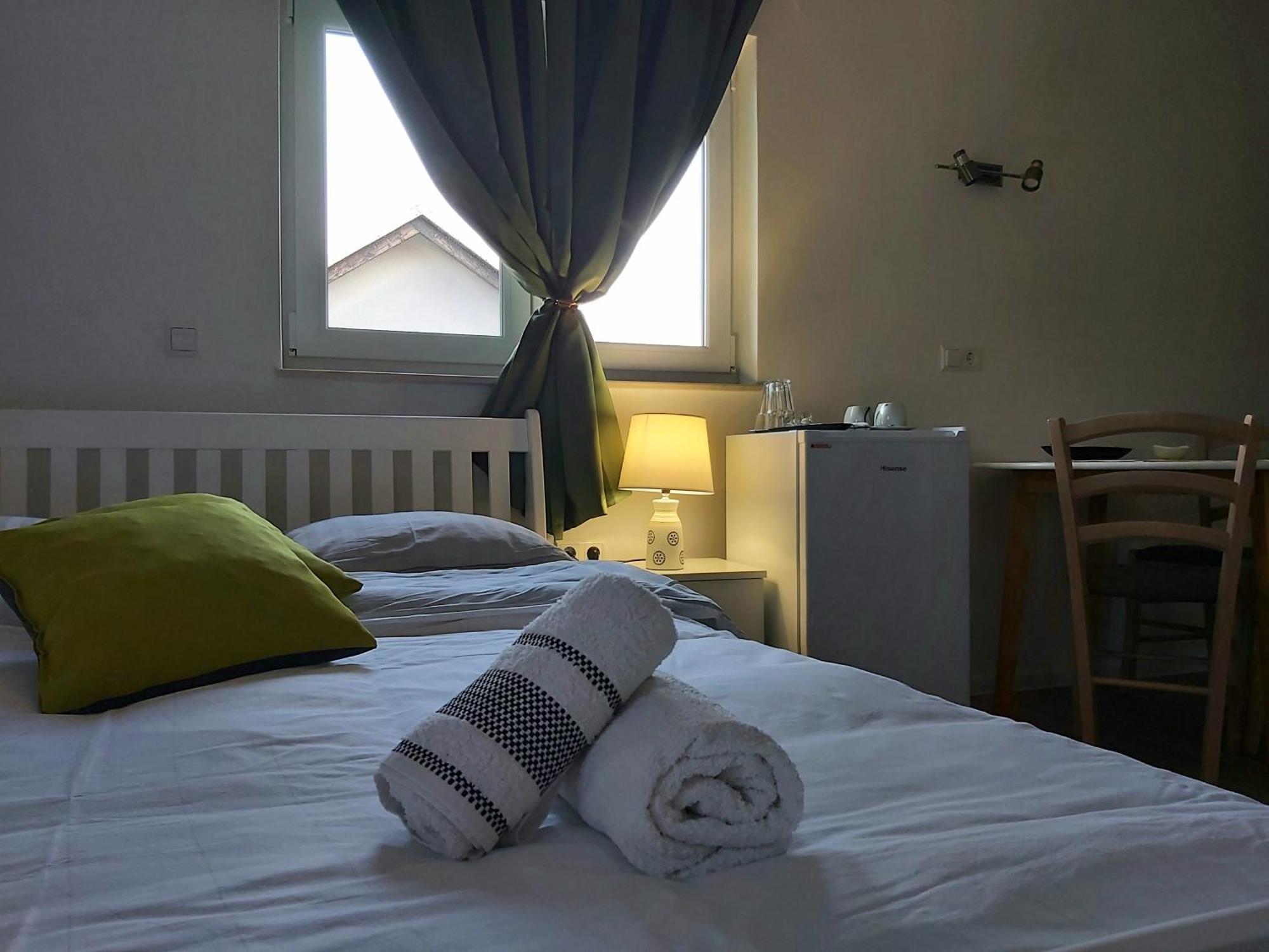 Katarica Hotel โคเรนนิซา ห้อง รูปภาพ